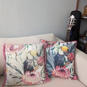 Bright Pillow Set